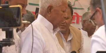 Lalu, Tejashwi Yadav join AIMPLB protest in Patna against Waqf Bill