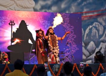 Jharkhand artists mesmerize audience at Baidyanath Mahotsav