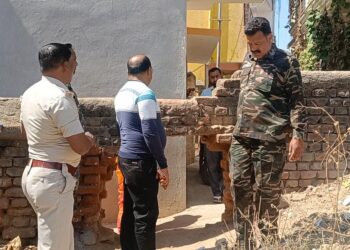 Jharkhand News: Daltonganj police discover secret passage to smuggle illicit liquor