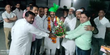 Muslims felicitate Chief of Ramnavmi Committee in Daltonganj