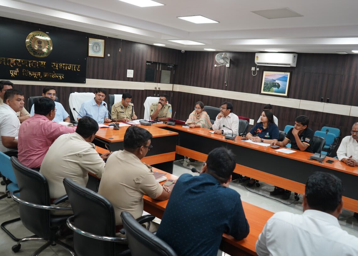 DC holds meeting over rising road mishaps in Jamshedpur 