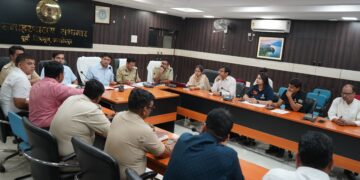 DC holds meeting over rising road mishaps in Jamshedpur 