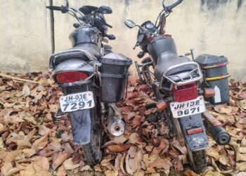 Two opium peddlers nabbed in Latehar