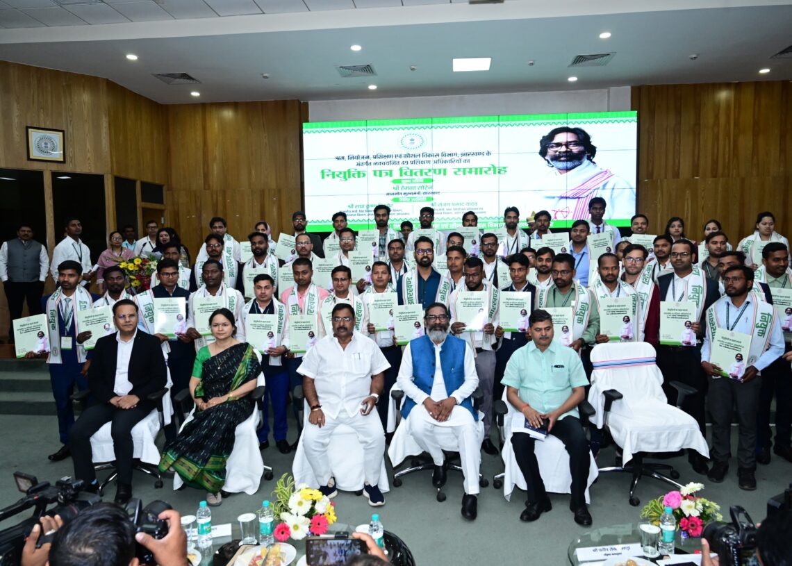 Jharkhand CM pushes for AI in ITIs, hands over job letters to 49 training officers