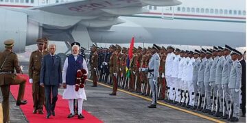 PM Modi receives ceremonial welcome in Mauritius