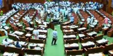 Karnataka Assembly passes Muslim quota bill, BJP MLAs tear copies