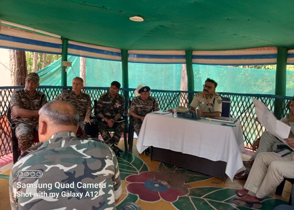 Jharkhand DGP leads strategic review to eradicate Naxal presence in W Singhbhum