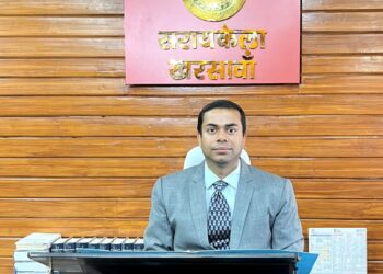 Jharkhand’s Glory: DC Ravi Shankar Shukla bags PM’s Excellence Award