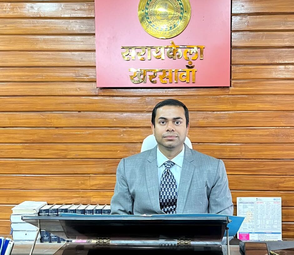 Jharkhand’s Glory: DC Ravi Shankar Shukla bags PM’s Excellence Award