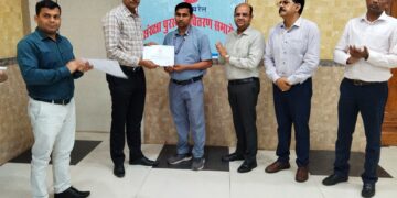 26 Dhanbad Rail Division employees felicitated with Safety Awards