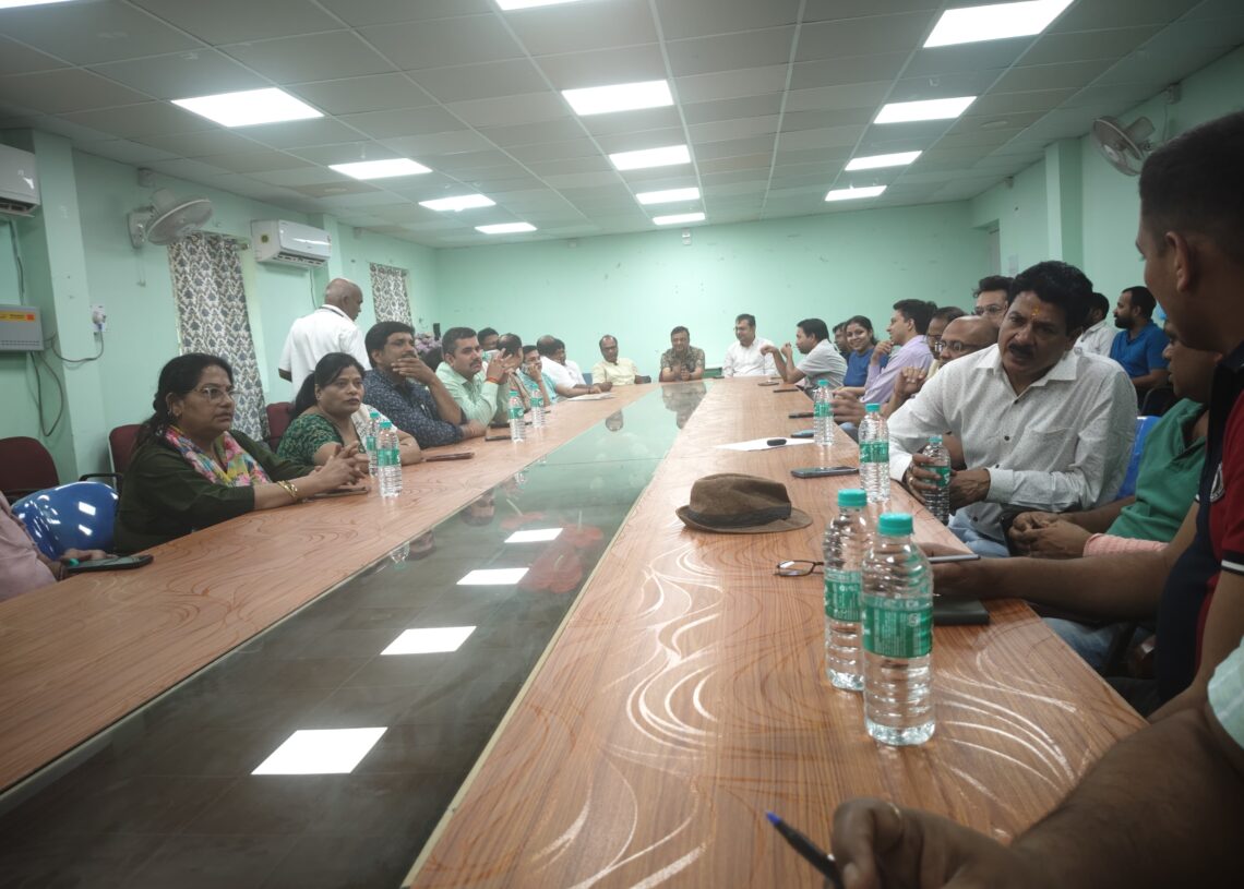 Deoghar doctors launch indefinite strike over assault on medical officer