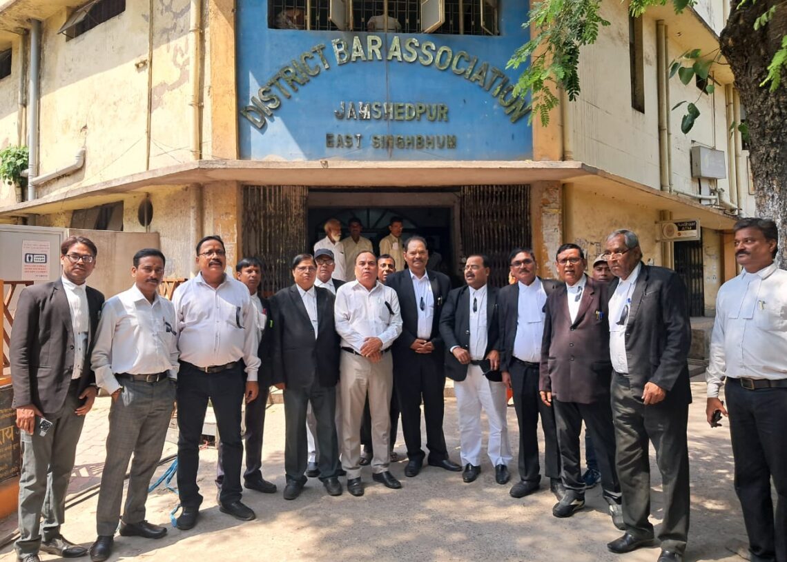 Jamshedpur lawyers wear black ribbons to protest Pahalgam terror attack