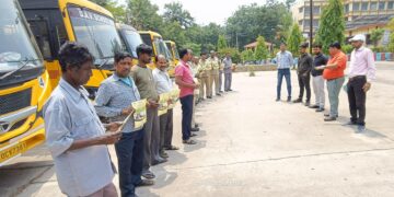 Transport Department cracks down on school buses in Dhanbad