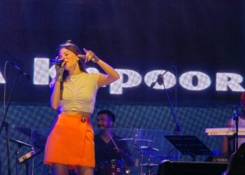 Bollywood Night lights up Netaji Subhas University with Kanika Kapoor’s performance