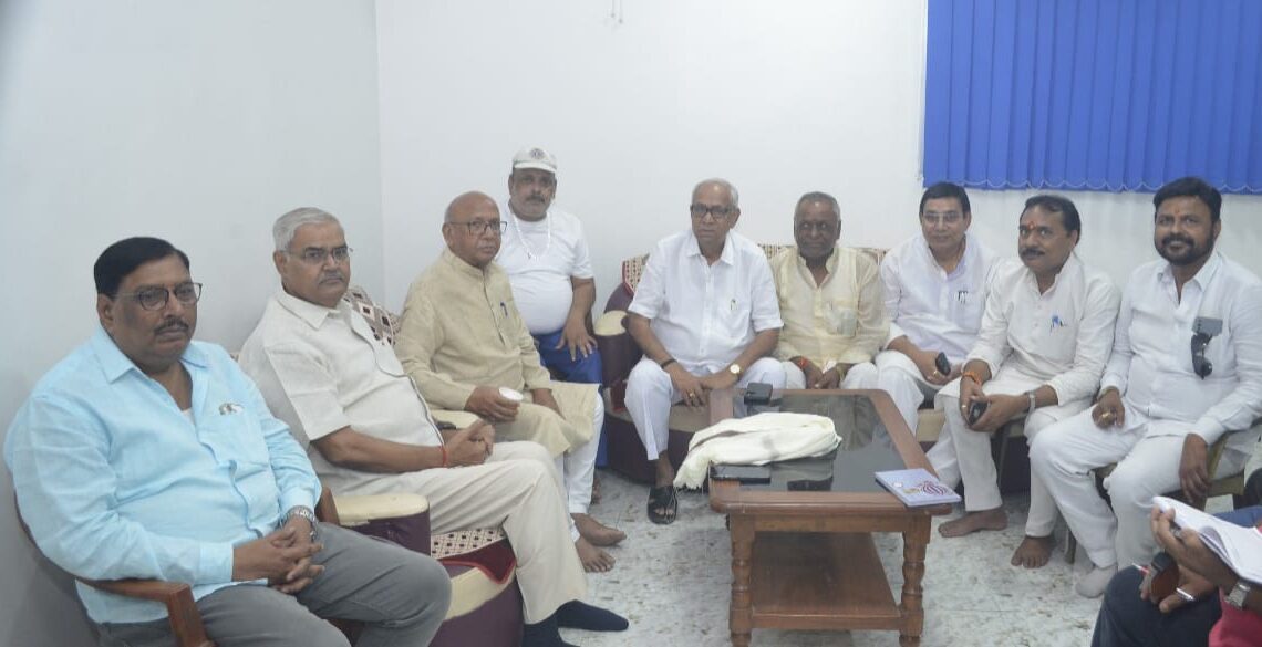 MLA Saryu Roy targets BJP MP Dhulu Mahto again