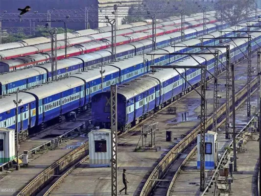 8 trains on Dhanbad route cancelled for two days due to non-interlocking work