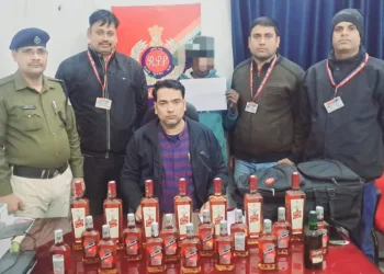 Aurangabad youth caught with 21 bottles of English liquor
