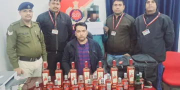 Aurangabad youth caught with 21 bottles of English liquor