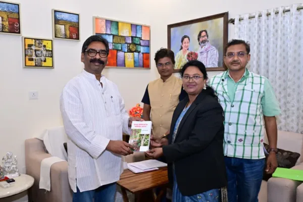 Jharkhand CM Hemant Soren discusses Dubai plan for Olchiki centenary