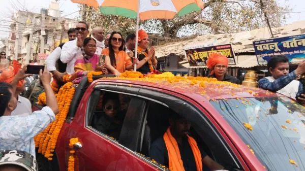 Jaya Prada campaigns for BJP-backed mayoral candidate in Daltonganj