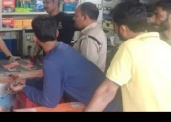 Firing at electronics shop in Adityapur, youth escapes unhurt