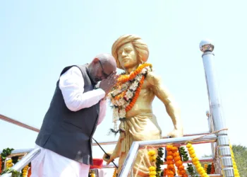 Vice President C.P. Radhakrishnan pays tribute to Birsa Munda in Ulihatu
