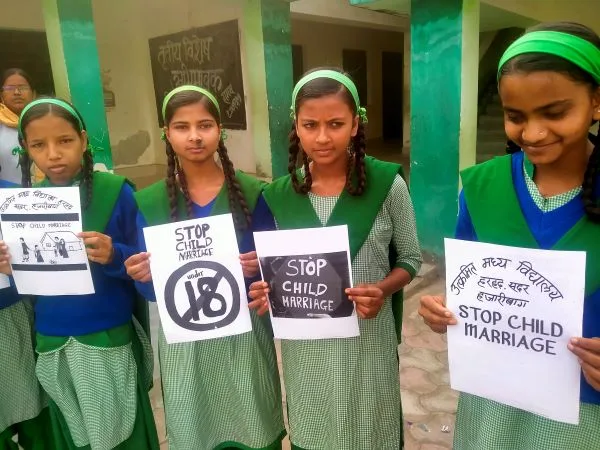 Two Jharkhand teenagers stop their own child marriages by dialling helplines