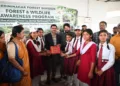 Jharkhand News: Students taken to Betla in forest awareness drive
