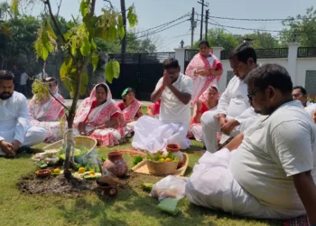 Former Jharkhand CM Arjun Munda celebrates Sarhul festival in Jamshedpur