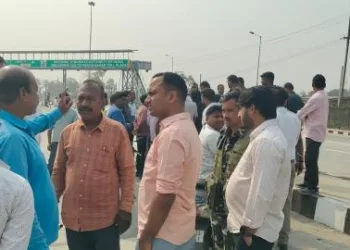 Locals protest toll tax at Jorkat plaza in Palamu
