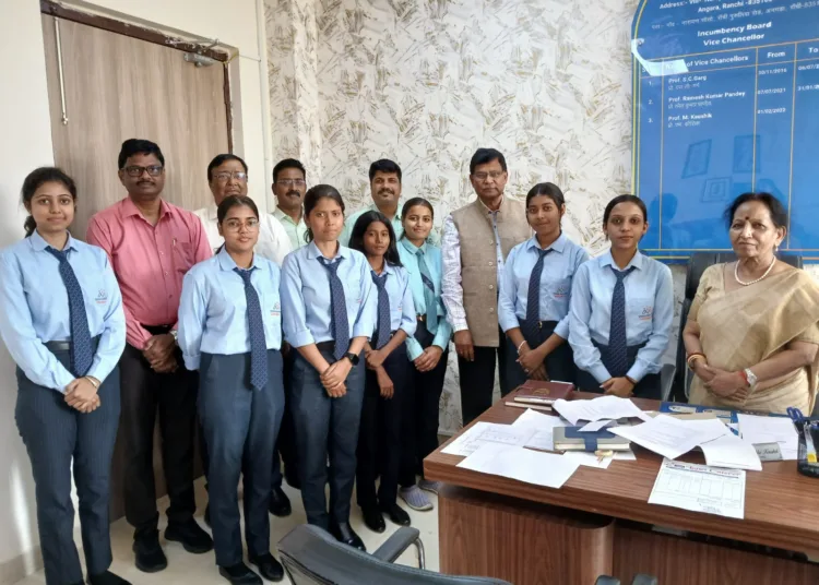 Seven UMU pharmacy students chosen for ‘Scholarship for Daughters’ programme