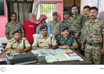 2 youths arrested with country-made pistols near Daltonganj railway station