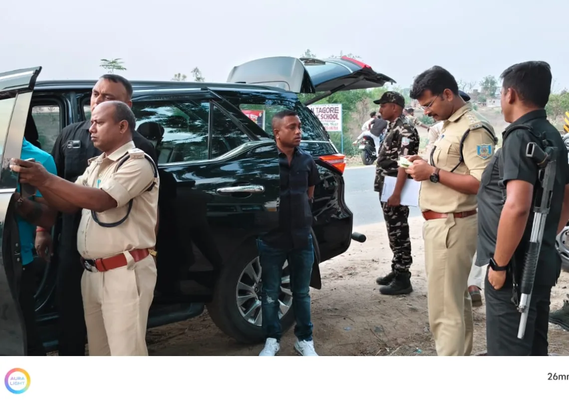 Jharkhand: Police remove black films from ex-gangster’s SUV in Daltonganj