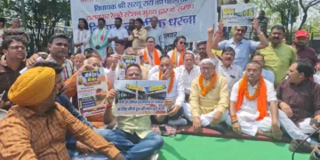 Jharkhand JD(U) MLA Saryu Roy takes on Railways over chronic delays at Tatanagar