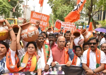 BJP stages ‘pot-breaking’ protest in Ranchi over water and power crisis