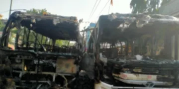 Midnight fire guts two buses in Jamshedpur’s Mango area