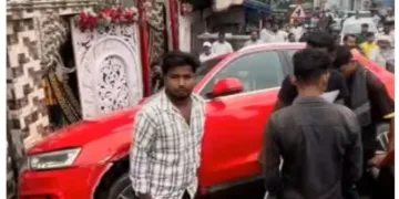 Speeding car crashes into marriage hall in Jamshedpur, major tragedy averted