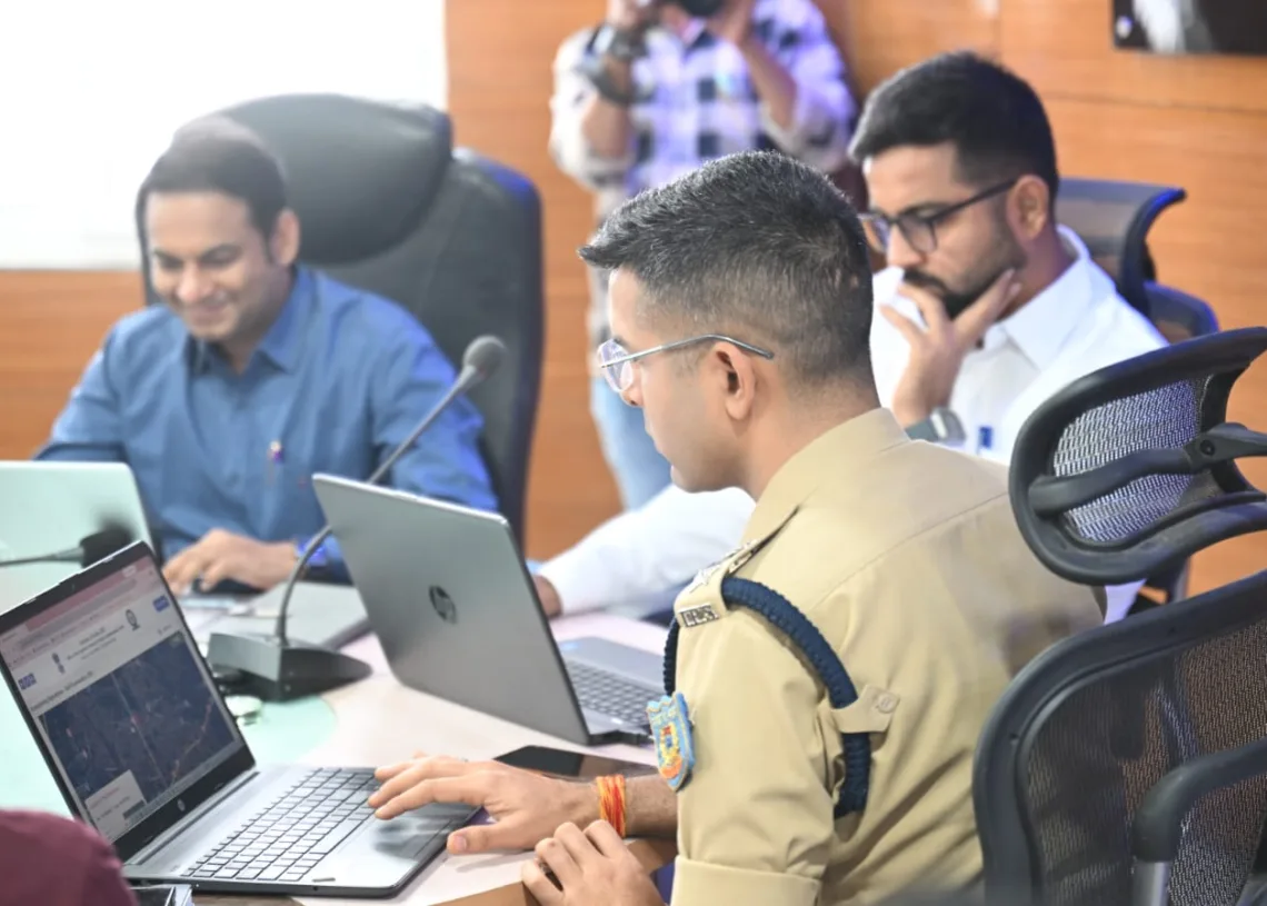 Jharkhand Census: DC, SP, DDC lead self-enumeration in Daltonganj