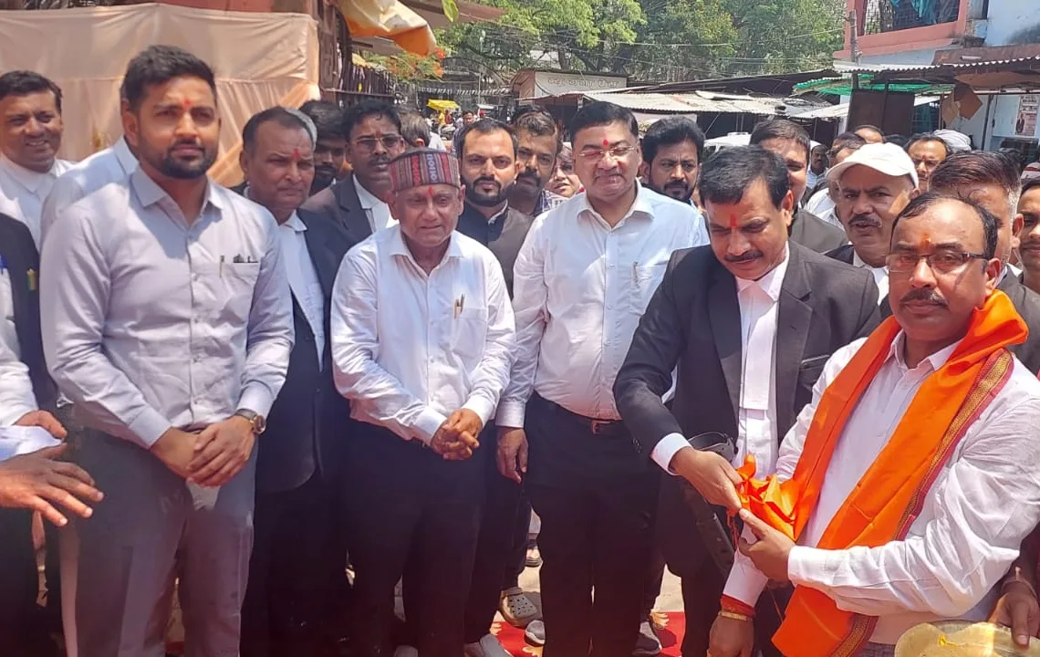 Foundation stone laid for G+4 Bar Association building in Daltonganj