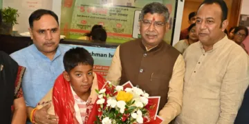BJP honours Ranchi’s 7-year-old swimmer Ishank Singh for Palk Strait World Record