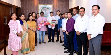 Newly promoted joint secretaries meet Jharkhand CM Hemant Soren