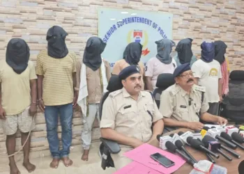 Eight arrested from gambling den in Jamshedpur, ₹35,000 cash seized