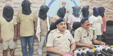 Eight arrested from gambling den in Jamshedpur, ₹35,000 cash seized