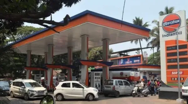 Petrol crosses Rs 105, diesel breaches Rs 100 mark in Jamshedpur