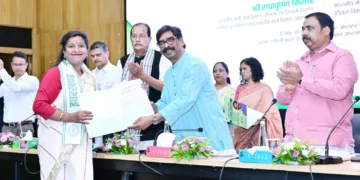 Jharkhand CM gives appointment letters to teachers, Anganwadi supervisors