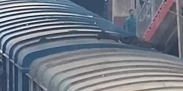 Youth critical after coming in contact with high-voltage wire at Tatanagar rly station