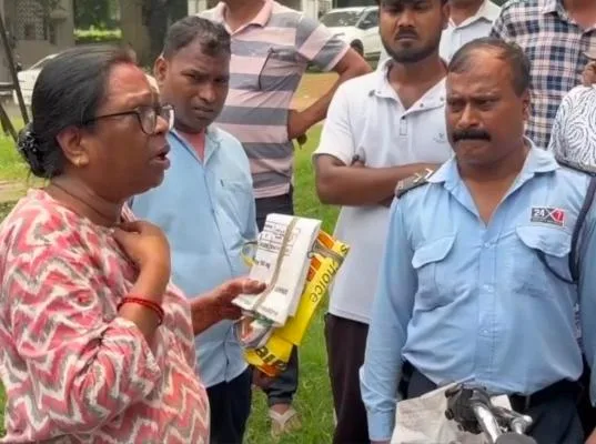Jamshedpur athlete’s wife duped of jewellery worth Rs 7 lakh in daylight con