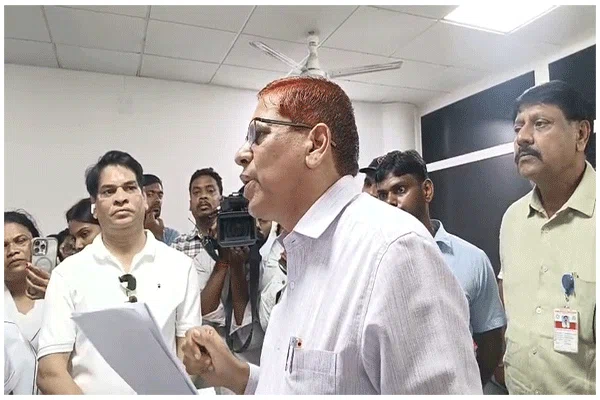 1500 RIMS doctors, nurses, para medical staff protest salary delay, again