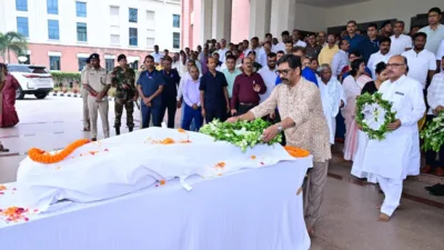 Jharkhand bids farewell to ex-minister Mannan Mallick; CM pays floral tribute