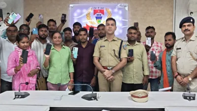 Jharkhand: Palamu police recover 104 missing mobile phones, return them to owners